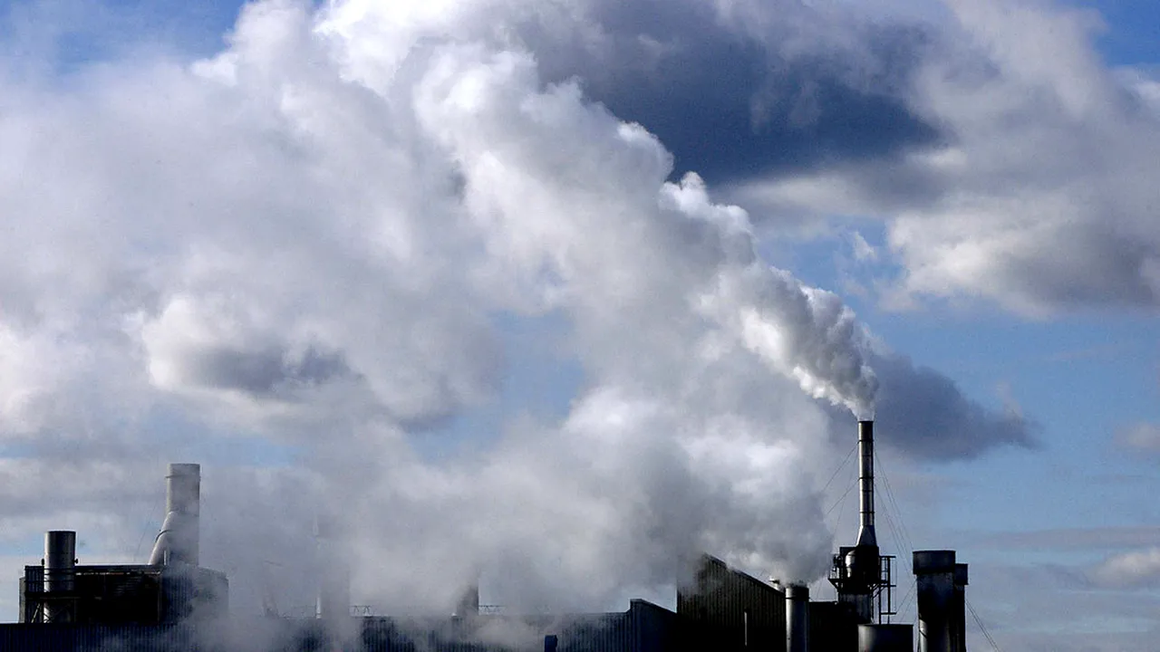 Acordul de la Paris privind încălzirea globală. Marile companii generatoare de emisii, departe de obiectivul „Zero poluare în 2050”!