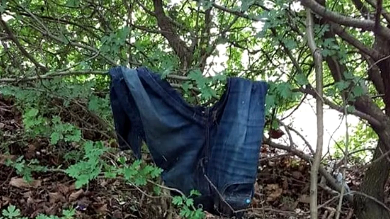 Și-a dus copiii la școală, dar a rămas șocată de ce se afla în apropiere. Poliția a fost alertată imediat - FOTO 