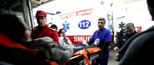 Cluj: Patru persoane rănite în urma unui accident, o mașină a intrat într-un autobuz parcat