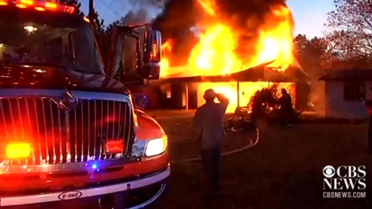 VIDEO. Motivul șocant pentru care o americancă și-a incendiat casa