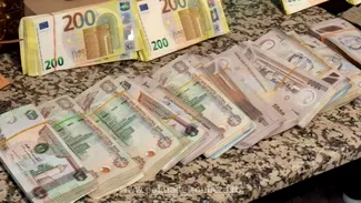 Plățile cu bani cash ar putea fi limitate. Uniunea Europeană pregătește o schimbare importantă privind utilizarea numerarului