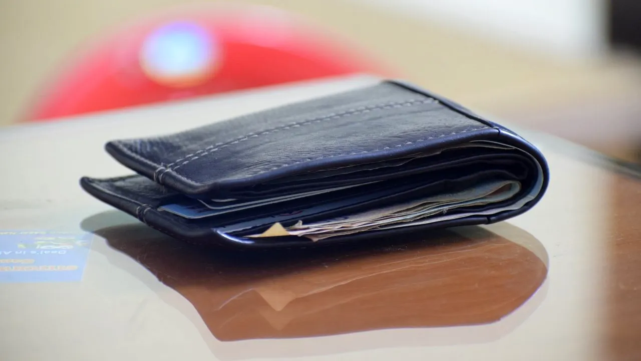 Zeci de mii de gălățeni riscă executarea silită. Oamenii nu și-au plătit taxele locale