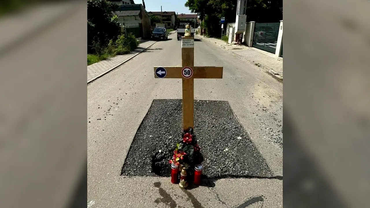 Locuitorii unui cartier din Alba Iulia au pus CRUCE unei străzi. „Mulţumim primăriei. Atât s-a putut”