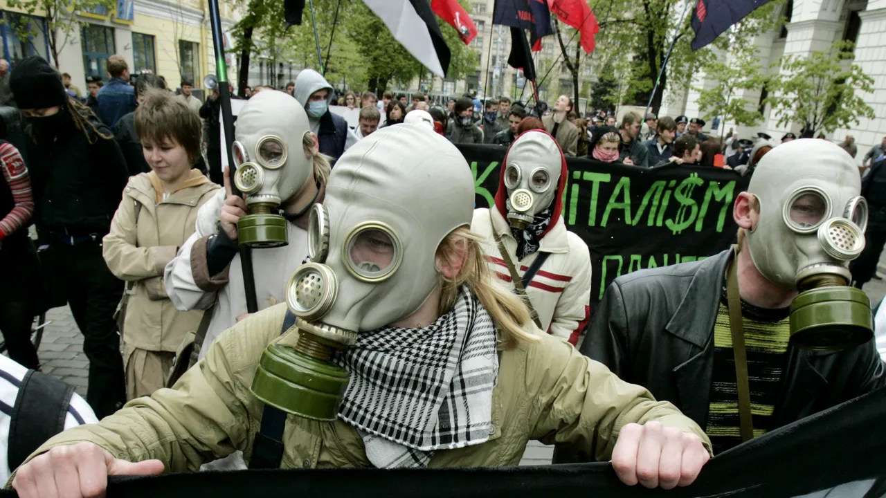 Noi violențe la Kiev, între manifestanți și poliție