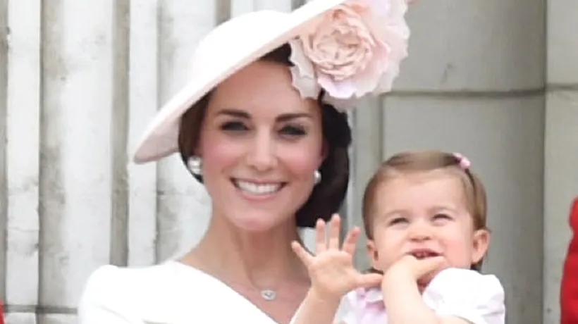 Prima apariție a prințesei Charlotte la balconul Palatului Buckingham