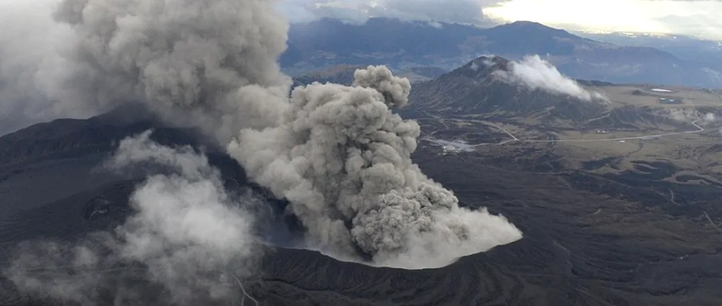 Alertă în Japonia, după ce cel mai mare vulcan din țară a ERUPT. Anunțul autorităților