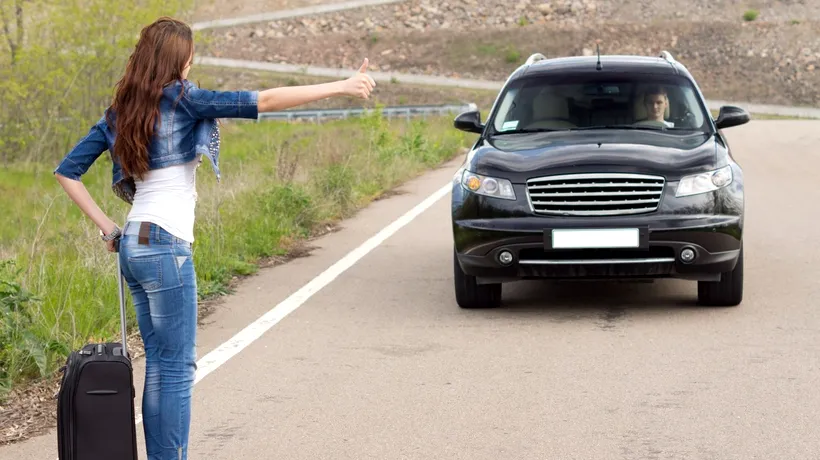 Clipe de groază trăite de o femeie care făcea AUTOSTOP în Bistrița-Năsăud. Ce i-a făcut șoferul care a luat-o la ocazie