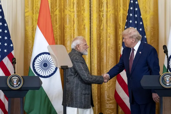 Donald Trump spune că Narendra Modi i-a dat asigurări că India nu va mai cumpăra petrol rusesc