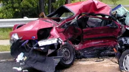 A scăpat ca prin minune după ce o bară i-a străpuns caroseria mașinii de la un capăt la celălalt