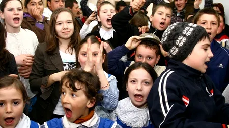 BĂTAIE LA ȘCOALĂ. În fiecare oră, patru elevi sunt implicați în acte de violență. VIDEO