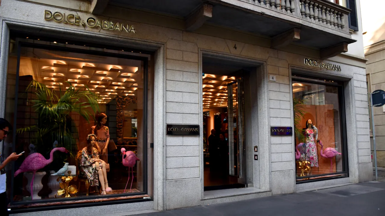 Premieră: Fifth Avenue a pierdut poziția de cea mai SCUMPĂ arteră comercială din lume. Noua ocupantă a primului loc se află în Europa