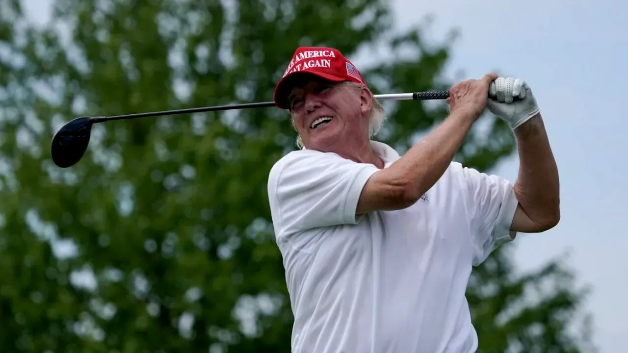 Planeta arde și Trump vorbește de golf cu premierul Irlandei: „Aveți cele mai bune terenuri de golf din lume”
