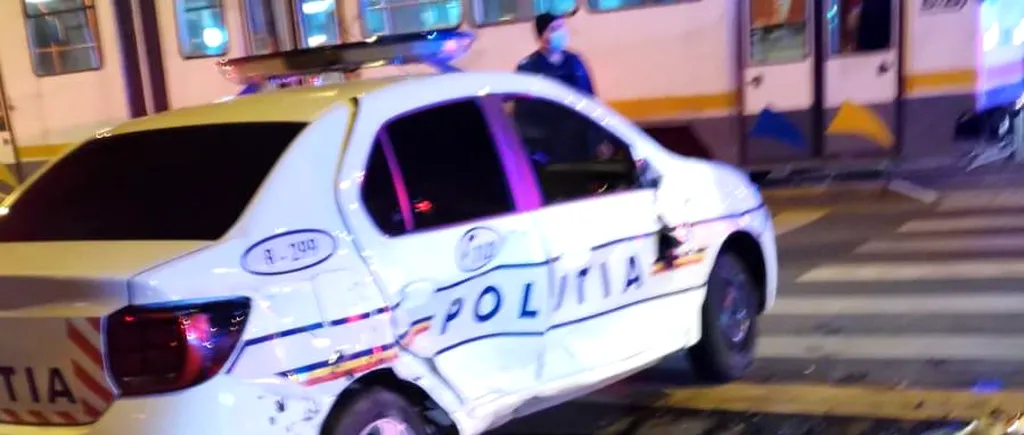 Autospecială de Poliție, lovită de o mașină într-o intersecție din Sectorul 3. Un jandarm a fost rănit