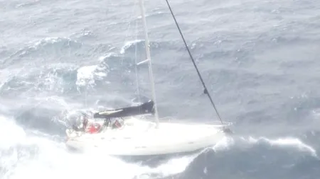Un comandant de navă român a salvat viețile a 4 navigatori, în timpul unei furtuni tropicale. Garda de Coastă a SUA: Este un lucru extraordinar