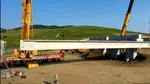 Imagini inedite de la montarea primei grinzi pe lotul 2 al AUTOSTRĂZII Sibiu-Pitești. Sorin Grindeanu: „Sunt necesare 1050 de grinzi din beton”
