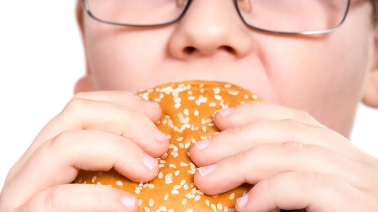 Medicii, alarmați de creșterea numărului de copii obezi și supraponderali, cer măsuri MS