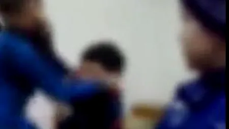 Anchetă la Suceava după ce un hocheist de 9 ani a fost bătut cu pumnii și picioarele de coechiperii care îl 