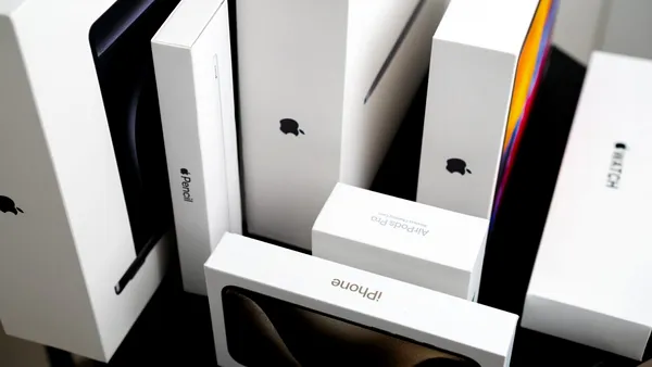 150 de iPad-uri de 150.000 de EURO au dispărut fără urmă. Clienții primeau mesaje că erau livrate, dar coletele n-au ajuns la destinație