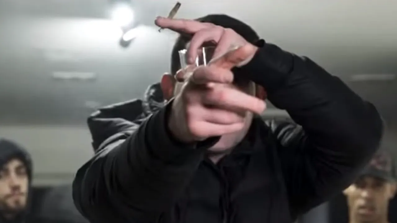 Celebritate de dincolo de gratii: Cum a reușit un rapper să devină o adevărată vedetă pe YouTube - VIDEO 