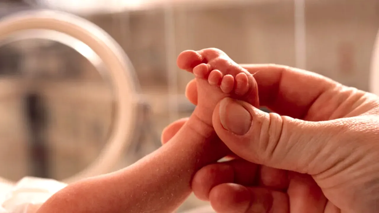 Prematurii vor fi monitorizați până la vârsta de 5 ani. Anunțul făcut de ministrul Sănătății
