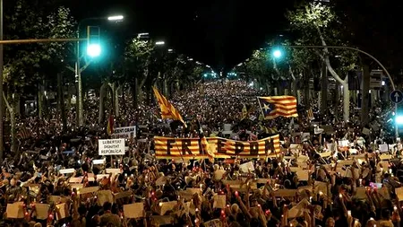 Imagini IMPRESIONANTE în Barcelona: 200.000 de oameni au protestat pe străzi, după arestarea a doi lideri ai mișcării catalane pentru independență. VIDEO și FOTO