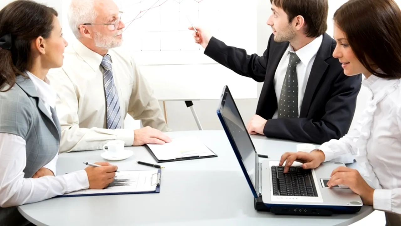 Cum văd directorii generali din România evoluția afacerilor pe care le conduc în următorii trei ani