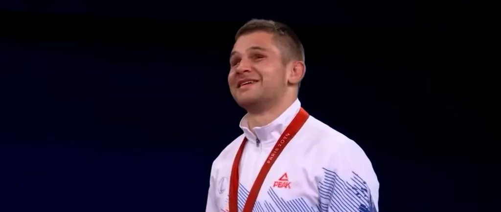 Emoționant. Elisabeta Lipă îl salută pe CAMPIONUL PARALIMPIC judocanul Alexandru Bologa