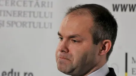 Guvernul sesizează DNA în cazul foștilor miniștri Funeriu și Vreme. Școlile din România au folosit 2 ani Windows fără licență, paguba este de aproape 9 milioane de euro