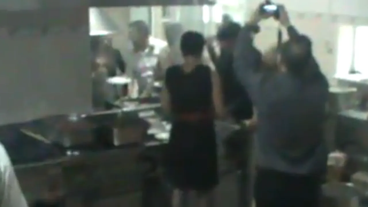 Alunele duse la DSVSA de clienții localului din Podari aveau viermi. Motivul pentru care restaurantul nu poate fi tras la răspundere