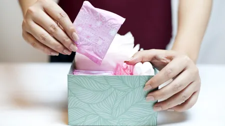 Scoția, prima țară din lume care oferă gratis absorbante şi tampoane