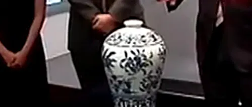 O vază chinezească din secolul al XVIII-lea, vândută la licitație cu 3 milioane de lire sterline