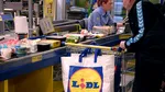 Ce salarii au casierițele de la LIDL, Carrefour, Kaufland și Mega Image acum, în 2026. Cine câștigă mai mulți bani