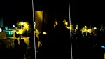 A 22-a noapte de proteste în fața Arestului Central, unde este închis Călin Georgescu. Susținătorii cer eliberarea fostului prezidențiabil și scandează „Jos dictatura!”