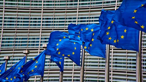 Comisia Europeană alocă 200 de milioane de euro prin programul Erasmus pentru stimularea educaţiei şi formarea digitală