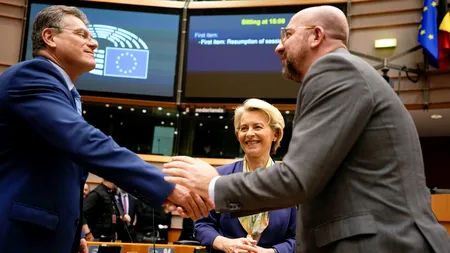 Charles Michel a folosit un avion privat în 64% din deplasările externe, inclusiv la Summitul climatic din Egipt, alături de Ursula von der Leyen