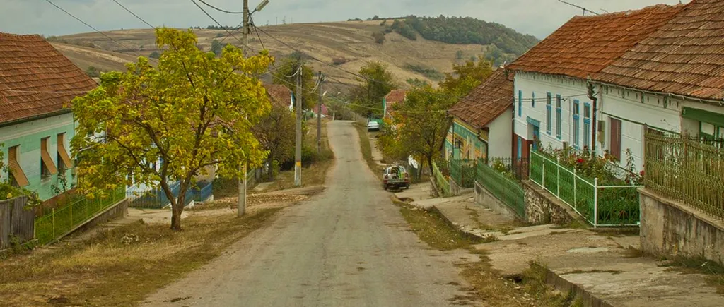 Reportaj în satul cehesc din România care atrage anual peste 5.000 de turiști. Fermecați de frumusețea locurilor, mulți și-au cumpărat case la Gârnic | FOTO