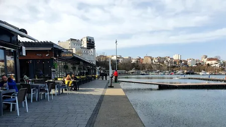 Cât a ajuns să coste o COCA-COLA la terasele din Portul Tomis/Comparație între Constanța și București la prețuri