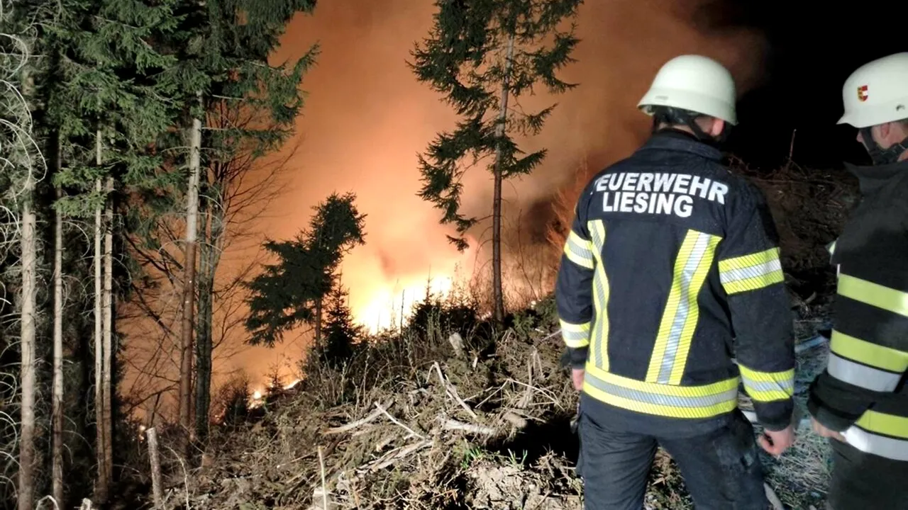 Incendiu devastator în sudul Austriei. Flăcările au mistuit o suprafață cât 150 de terenuri de fotbal