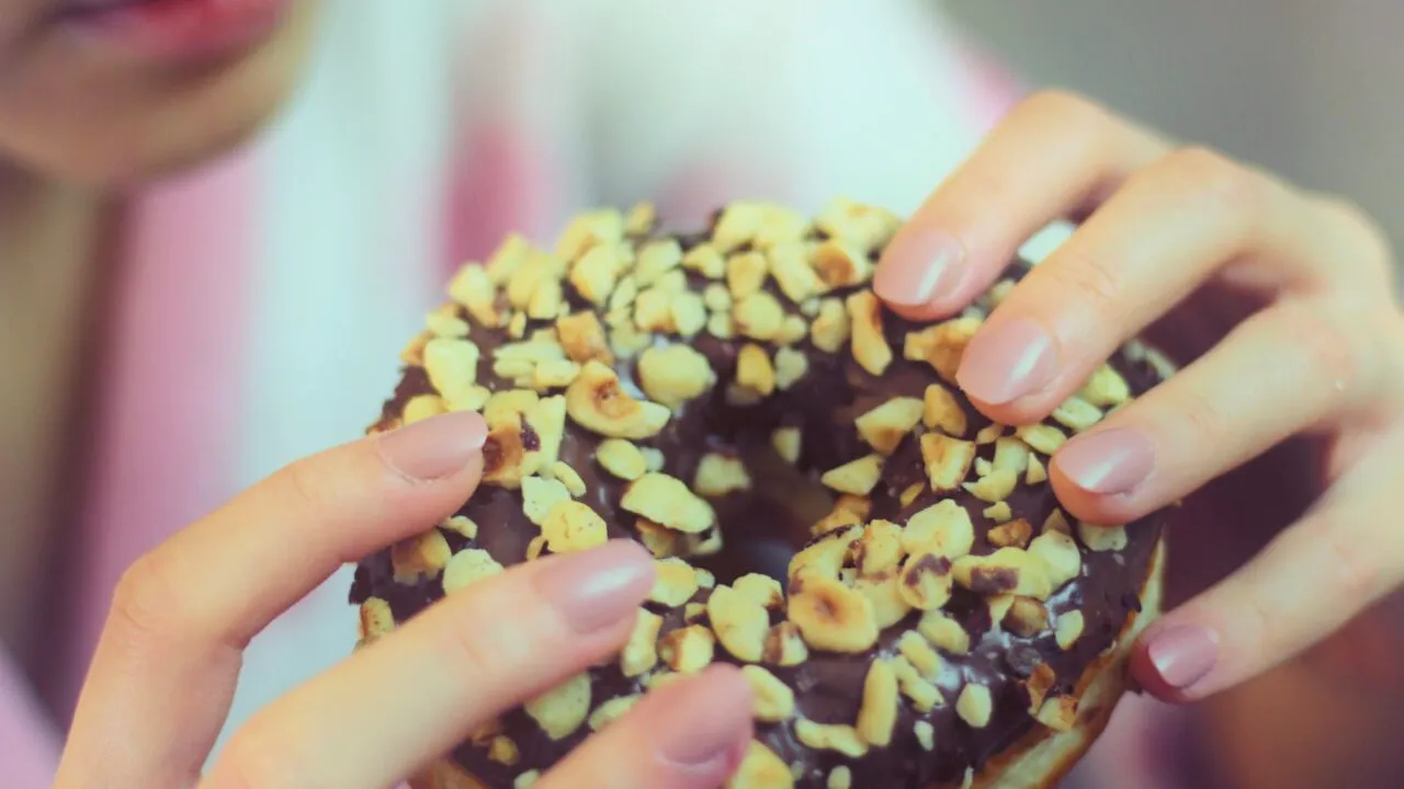 Care sunt cele mai nocive alimente pe care le consumi. Evită să mai mănânci vreodată așa ceva!