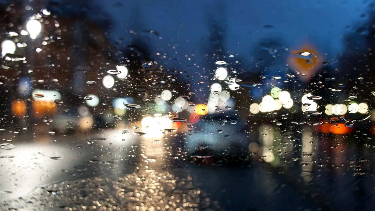 VREME EXTREMĂ. Meteorologii avertizează: Nu scăpăm de ploi/ Va fi o vară a extremelor: De la inundații, la secetă și caniculă