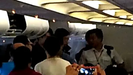 Avionul nu a decolat timp de trei ore din cauza ei. Poliția a fost nevoită să intervină