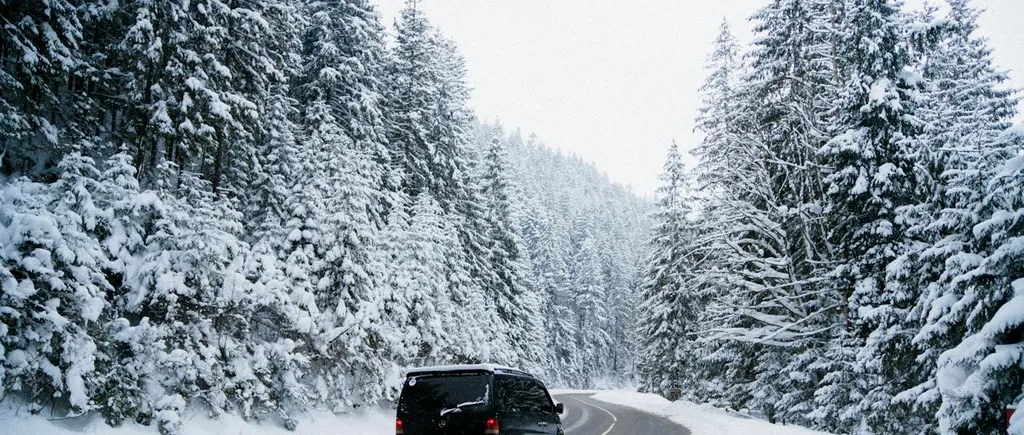 Ce este GHEAȚA NEAGRĂ, pericolul de pe șosele în timpul iernii. Titi Aur: „Aderența se schimbă de la una bună la una rea”