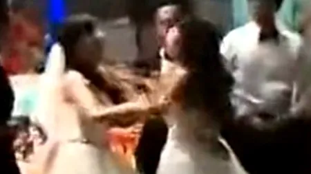 Amanta și soția s-au cunoscut chiar în ziua nunții. Video-ul care a devenit viral