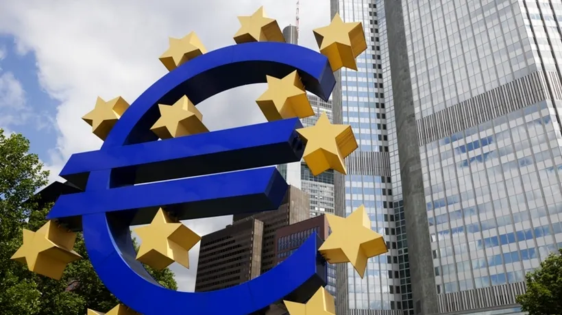 Euro a scăzut luni la minimul ultimilor doi ani, în așteptarea întâlnirii Eurogroup