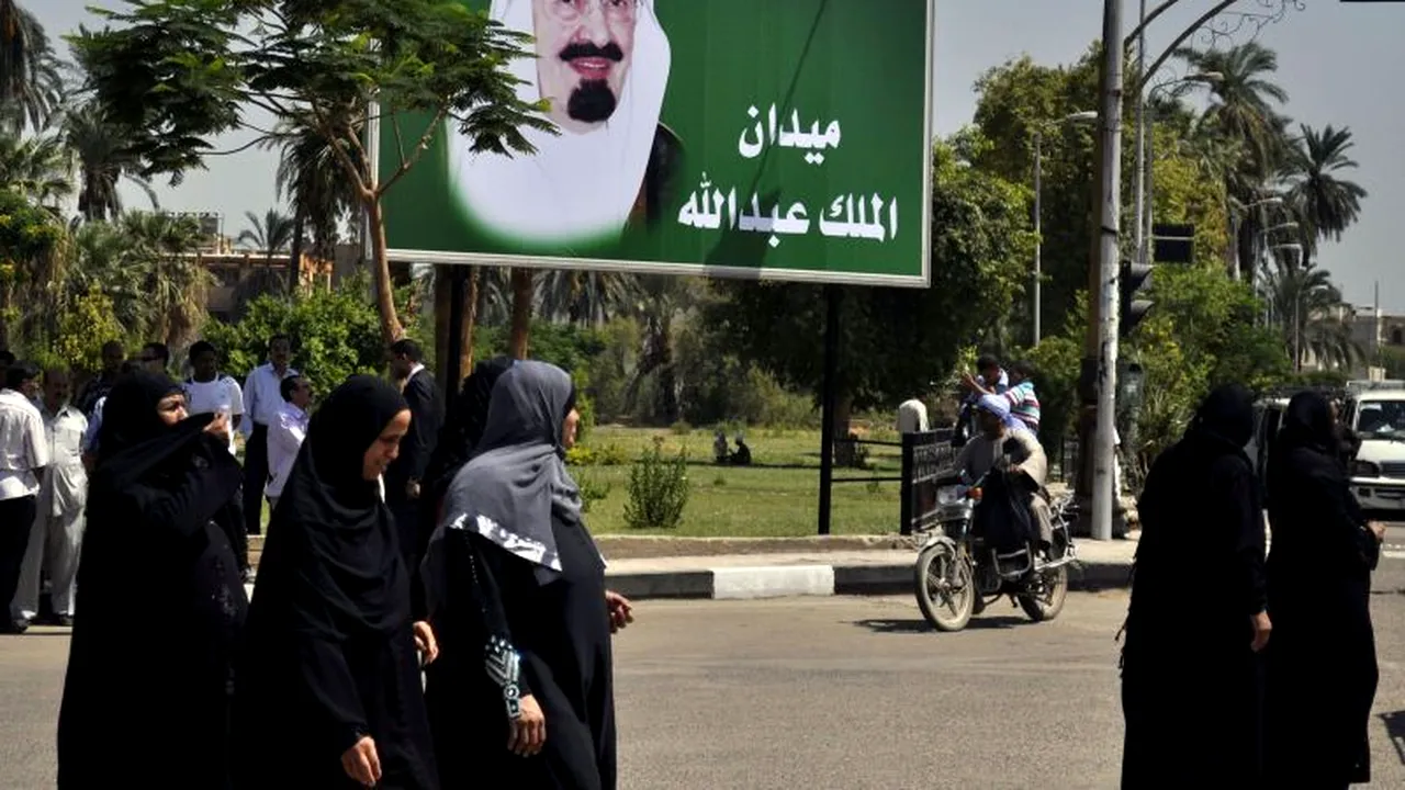 Mii de oameni din Arabia Saudită cer Guvernului eliminarea sistemului de tutelă a bărbaților asupra femeilor