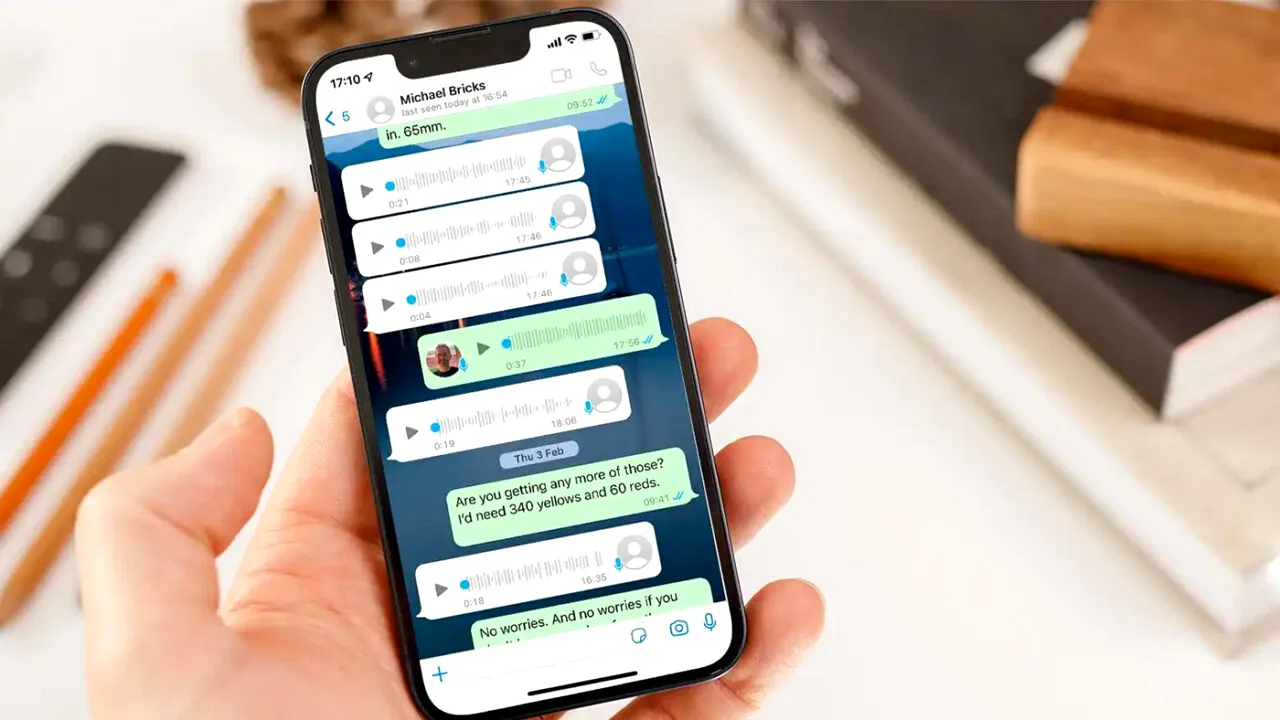 Psihologii spun că oamenii care trimit glume pe grupurile WhatsApp, de la muncă sau de la bloc, au această trăsătură comună