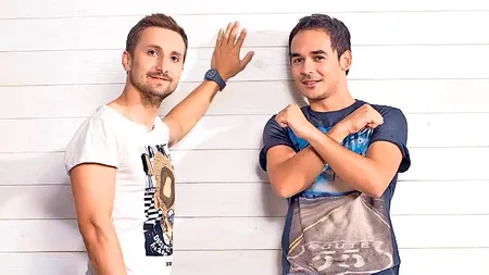 Răzvan și Dani. Toată lumea se întreabă ce e cu ei: s-au îmbrăcat în rochii