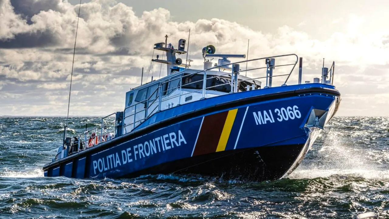 Alertă în Marea Neagră. O navă aflată sub pavilionul Republicii Dominicane a luat foc. Au fost salvați 12 marinari