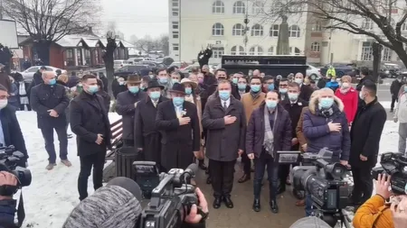 VIDEO | Nicolae Ciucă și Florin Cîțu au participat la o ceremonie de comemorare în Vâlcea. Care este personalitatea omagiată