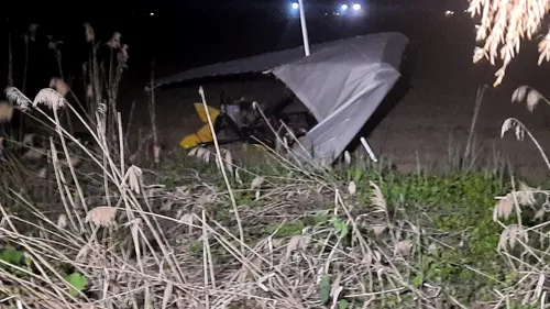 Aterizare forțată a unui deltaplan în județul Argeș: Pilotul a fost transportat la spital - FOTO/VIDEO